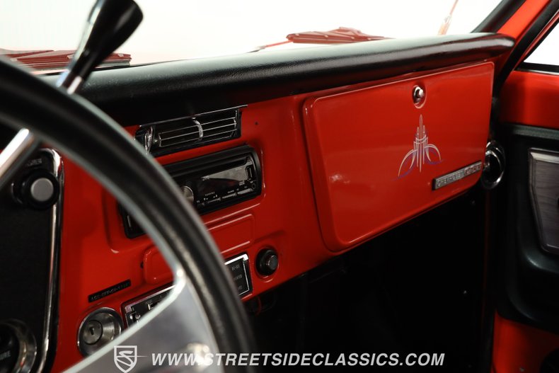 Chevrolet-C10-1972-Red-Black-48