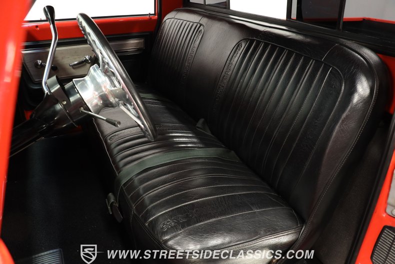 Chevrolet-C10-1972-Red-Black-7