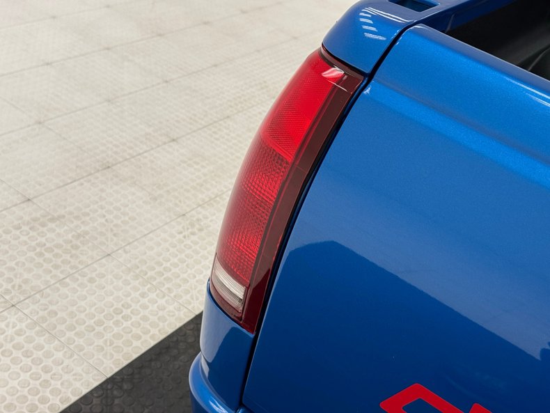 Chevrolet-C1500-1992-Medium-Blue-Metallic-Burgundy-1