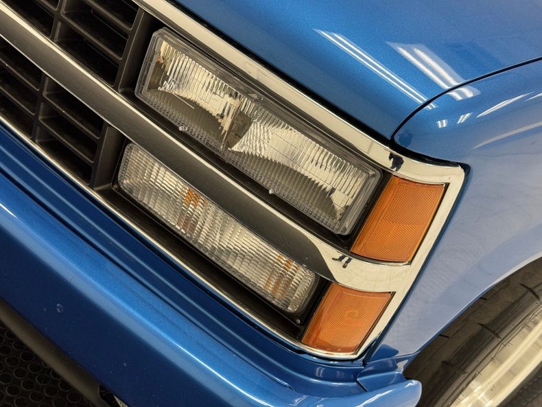 Chevrolet-C1500-1992-Medium-Blue-Metallic-Burgundy-15