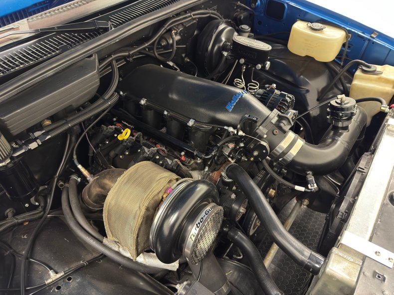 Chevrolet-C1500-1992-Medium-Blue-Metallic-Burgundy-26