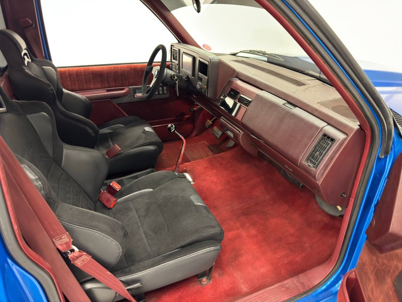Chevrolet-C1500-1992-Medium-Blue-Metallic-Burgundy-37