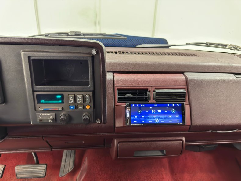 Chevrolet-C1500-1992-Medium-Blue-Metallic-Burgundy-39