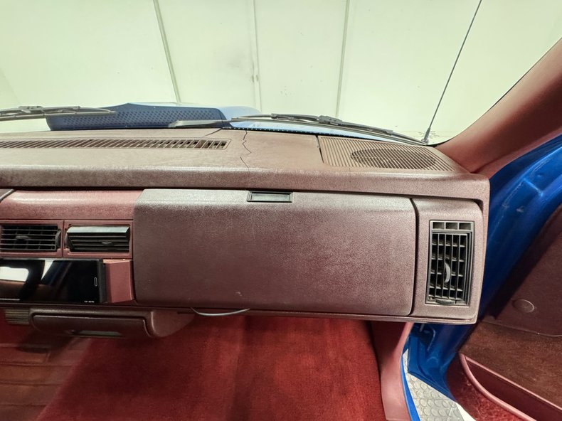 Chevrolet-C1500-1992-Medium-Blue-Metallic-Burgundy-40