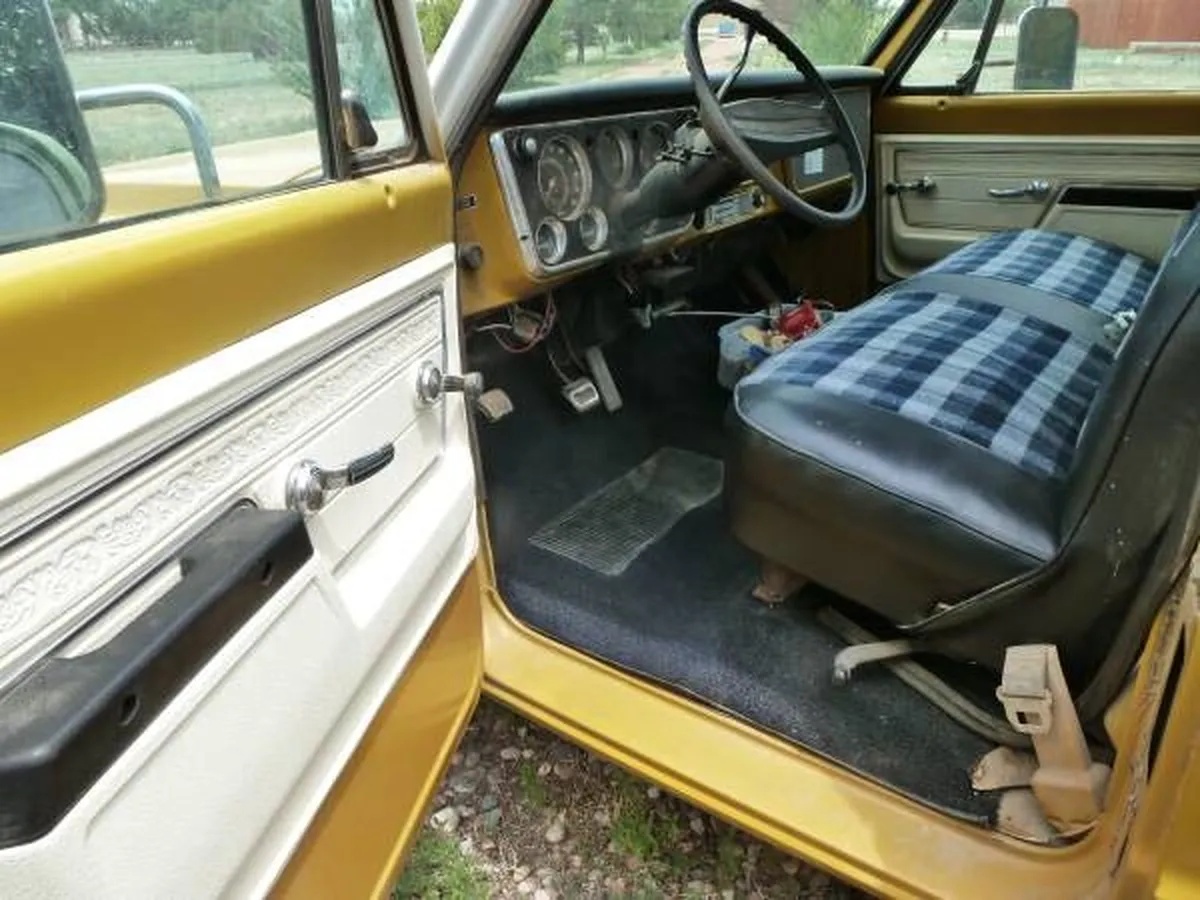 Chevrolet-C20-1972-Yellow-Black