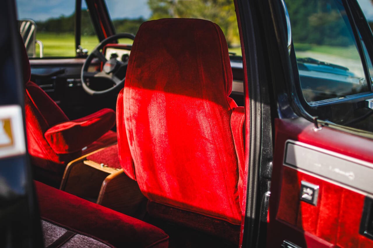 Chevrolet-C30-1984-Crew-Cab-Pickup-12