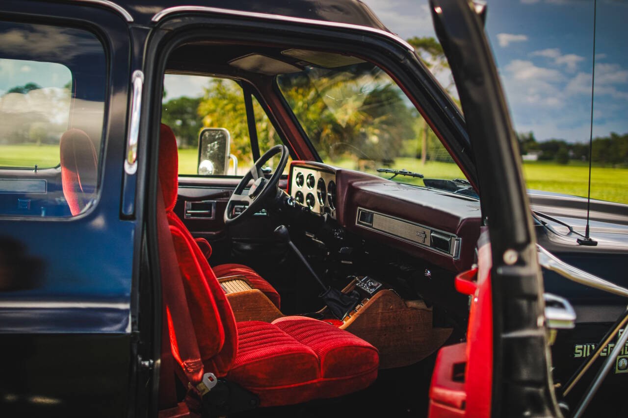Chevrolet-C30-1984-Crew-Cab-Pickup-14