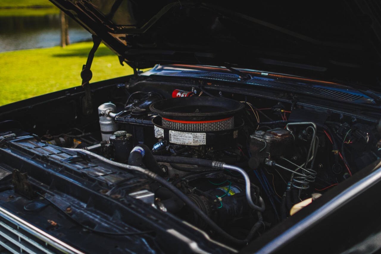 Chevrolet-C30-1984-Crew-Cab-Pickup-7