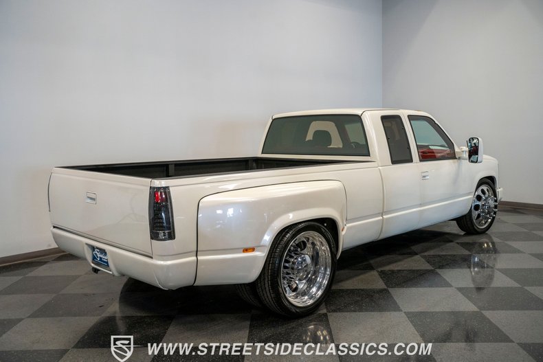 Chevrolet-C3500-1989-Pearl-White-Red-22