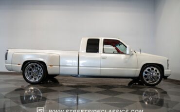 Chevrolet-C3500-1989-Pearl-White-Red-28