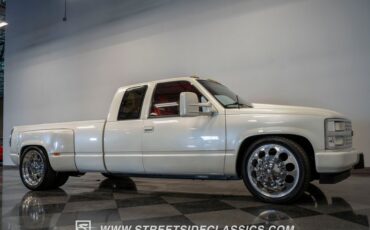Chevrolet-C3500-1989-Pearl-White-Red-30