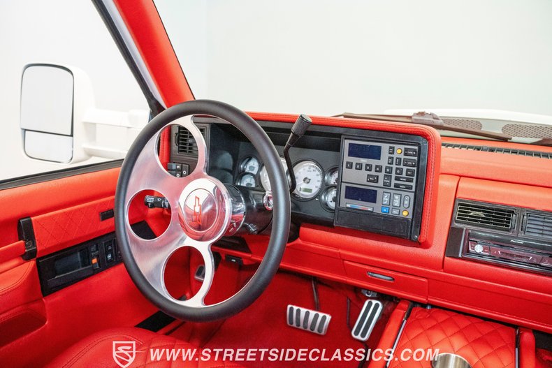 Chevrolet-C3500-1989-Pearl-White-Red-35