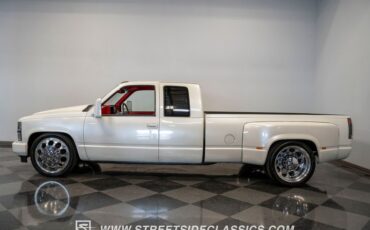 Chevrolet-C3500-1989-Pearl-White-Red