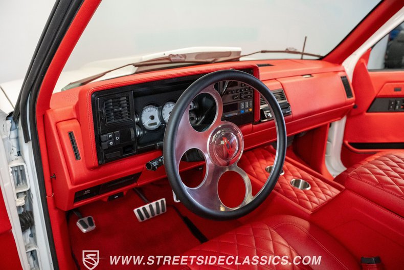 Chevrolet-C3500-1989-Pearl-White-Red-39