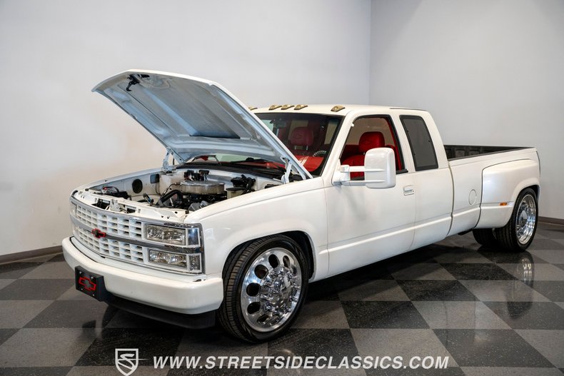 Chevrolet-C3500-1989-Pearl-White-Red-45