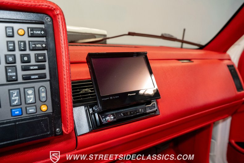 Chevrolet-C3500-1989-Pearl-White-Red-6