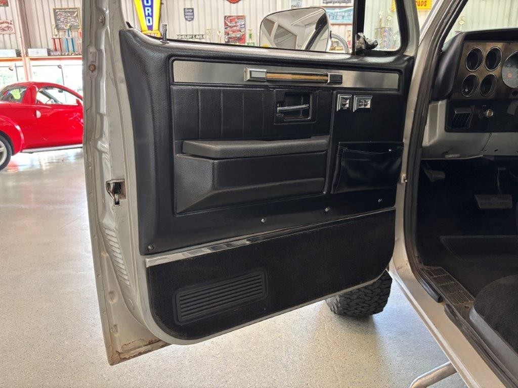 Chevrolet-CK-Pickup-1500-1984-13