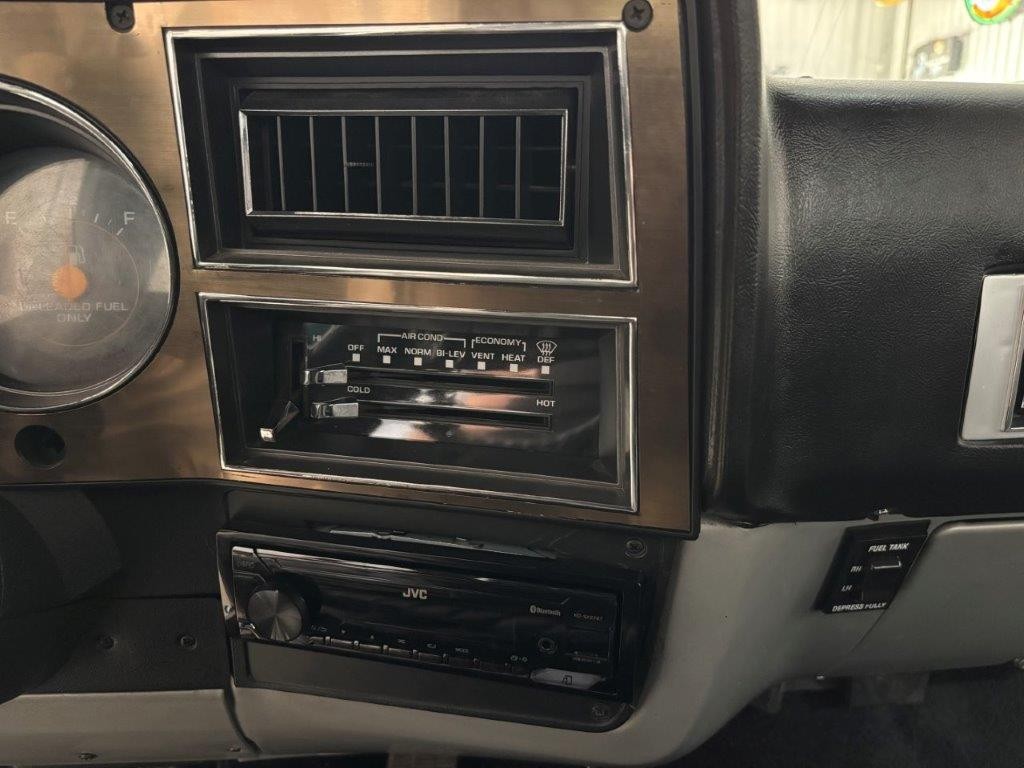 Chevrolet-CK-Pickup-1500-1984-21