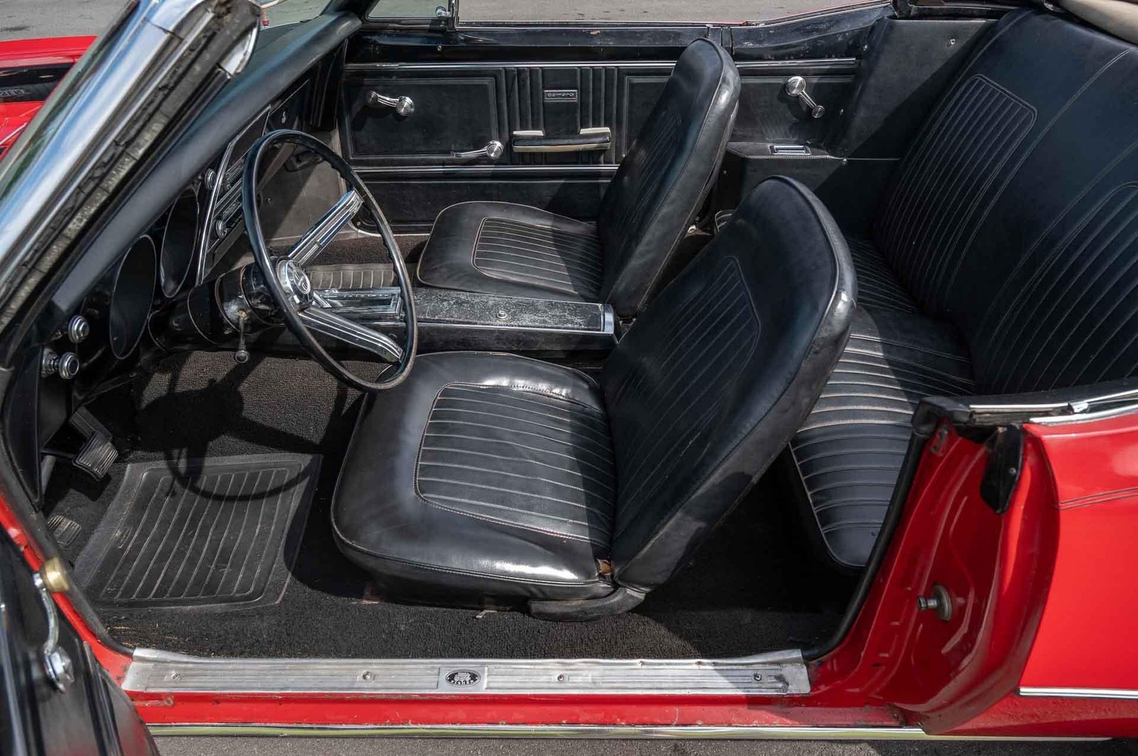 Chevrolet-Camaro-1967-2-Door-13