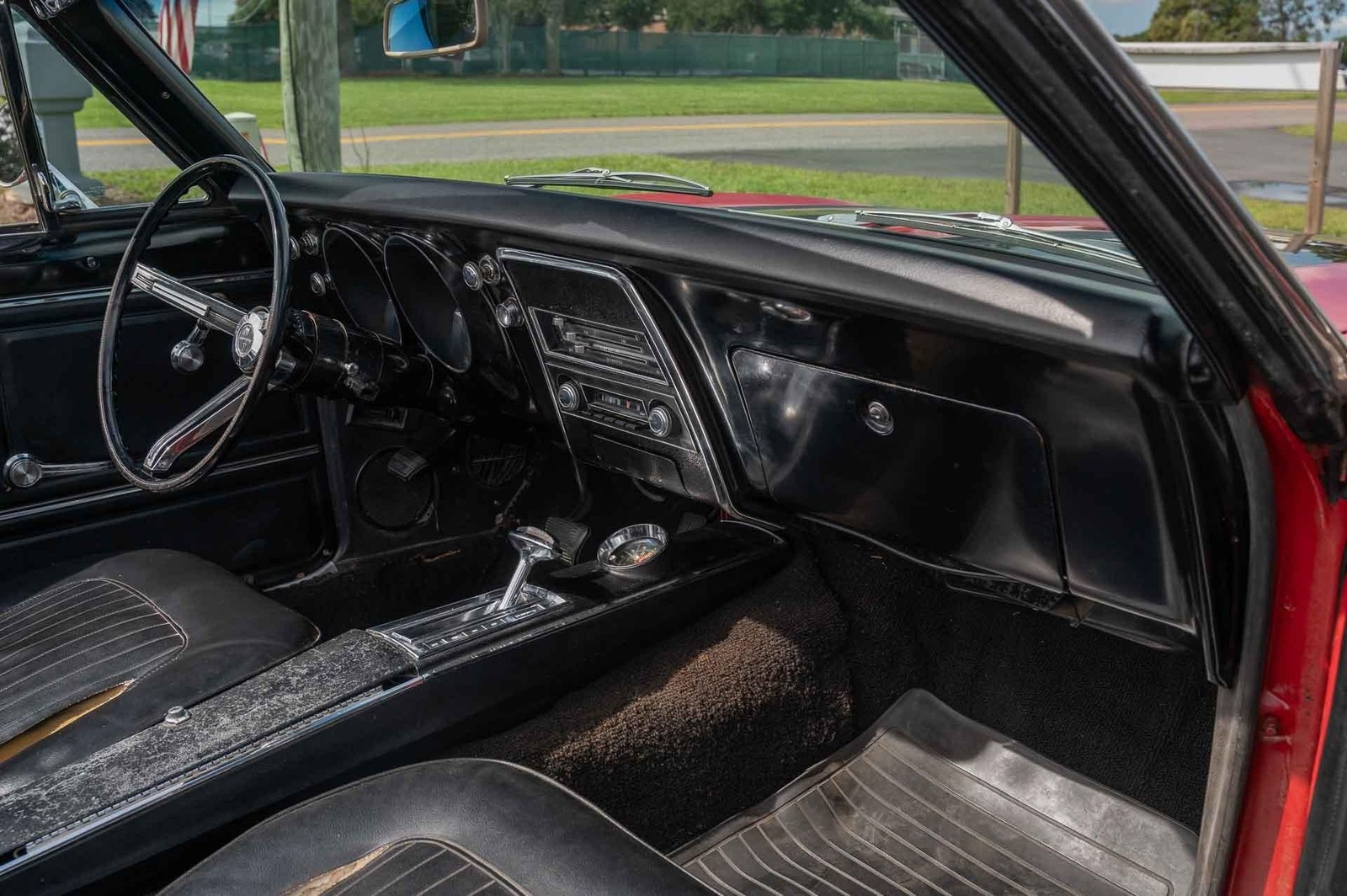 Chevrolet-Camaro-1967-2-Door-14