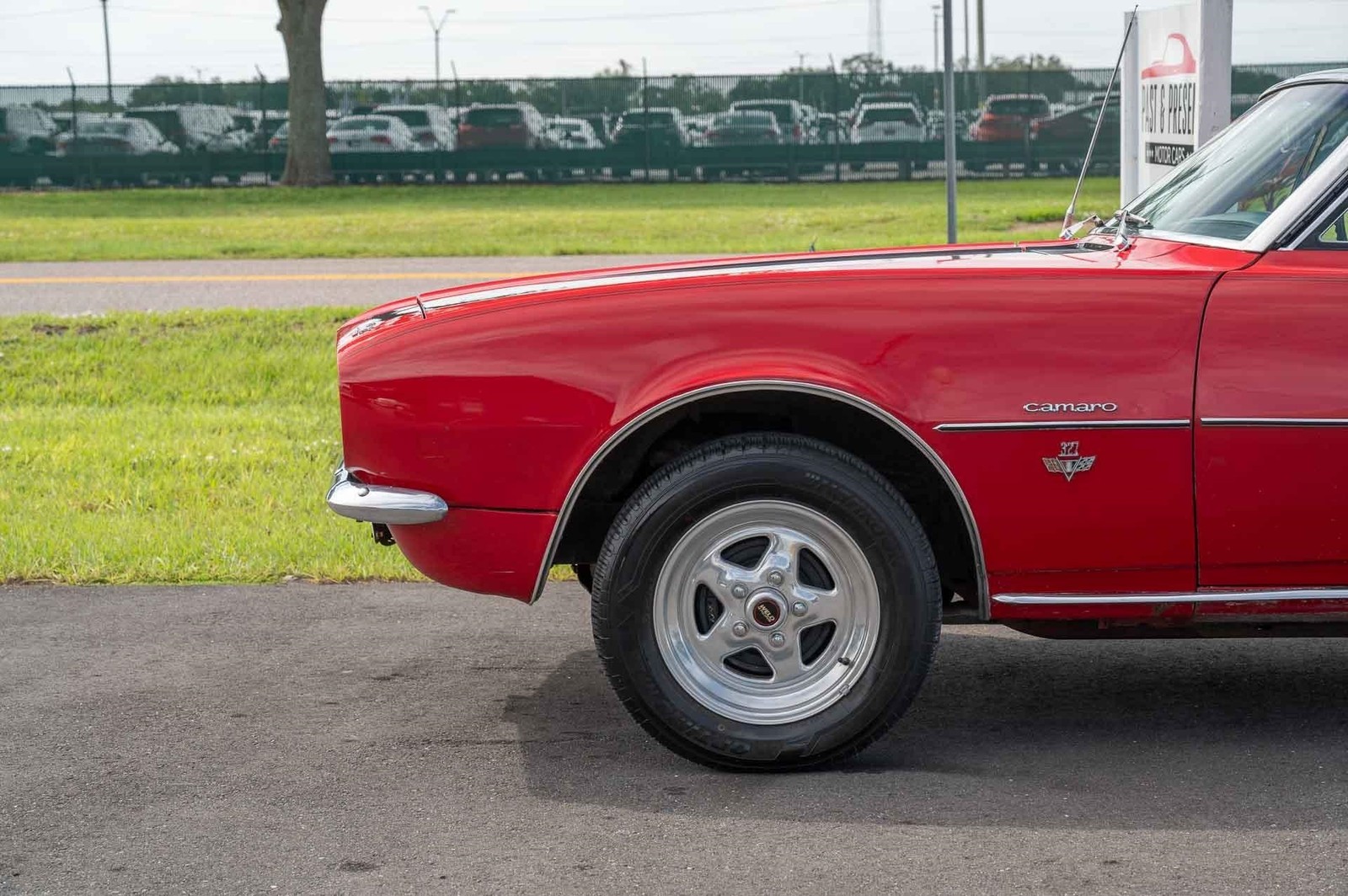 Chevrolet-Camaro-1967-2-Door-23