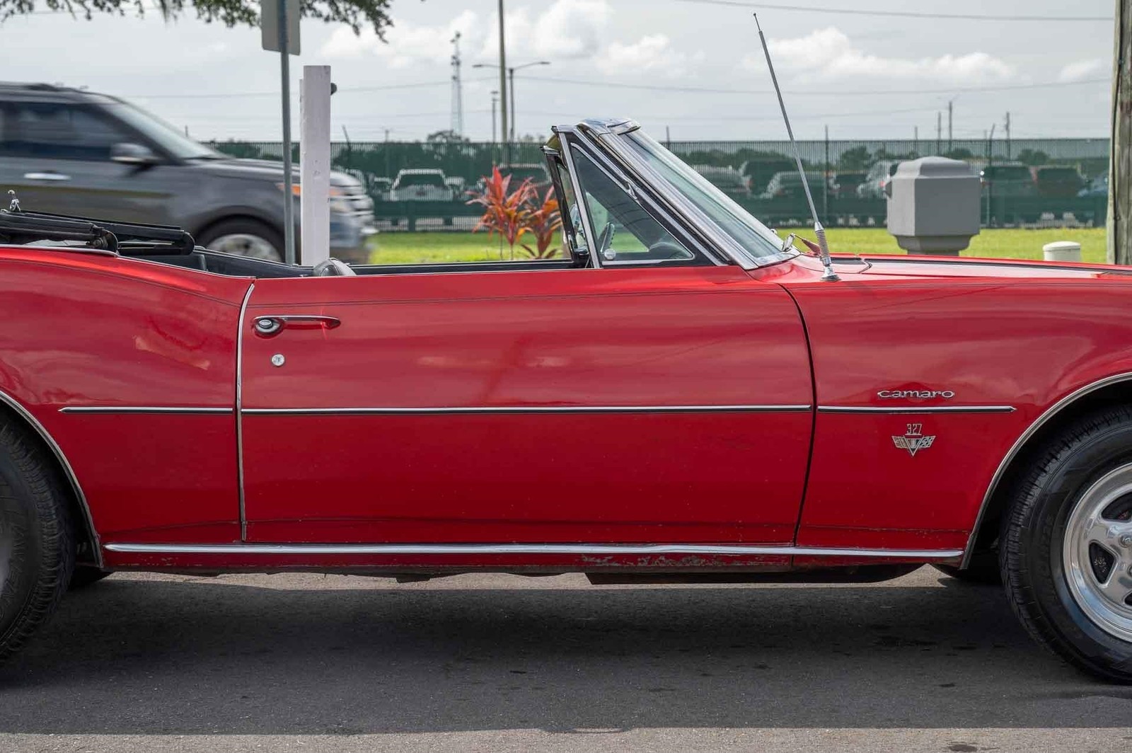 Chevrolet-Camaro-1967-2-Door-35