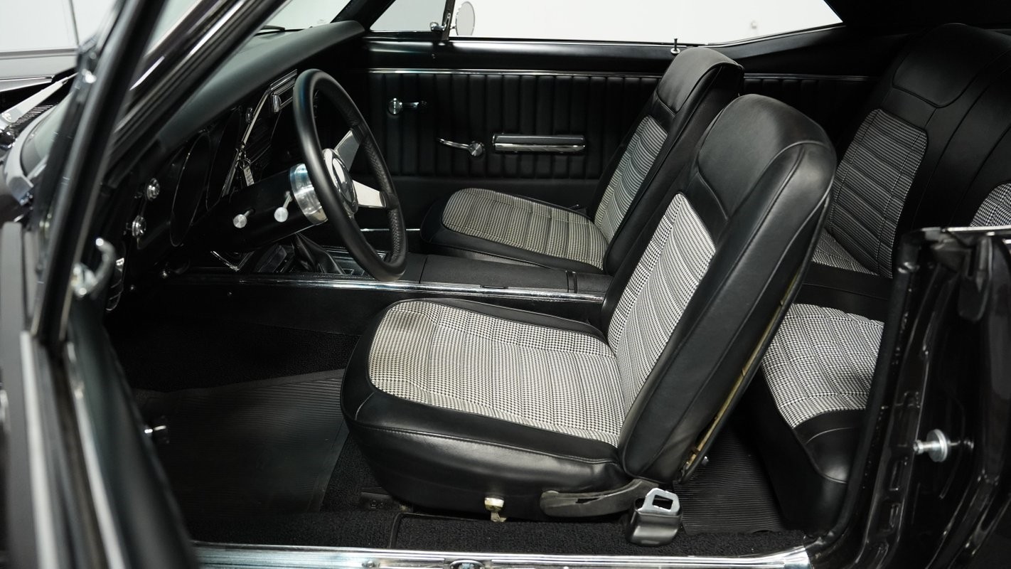 Chevrolet-Camaro-1967-Coupe-28