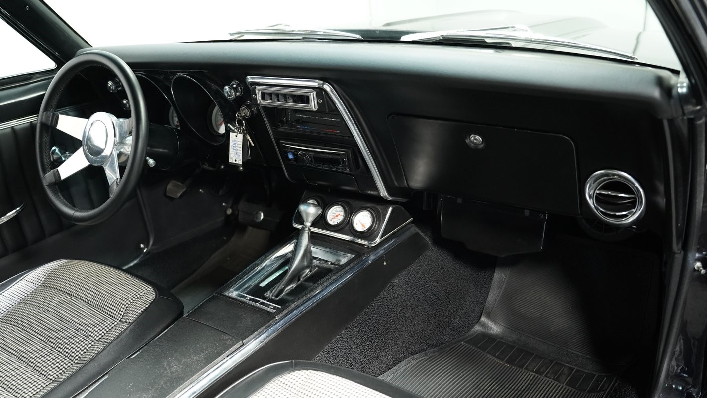 Chevrolet-Camaro-1967-Coupe-37