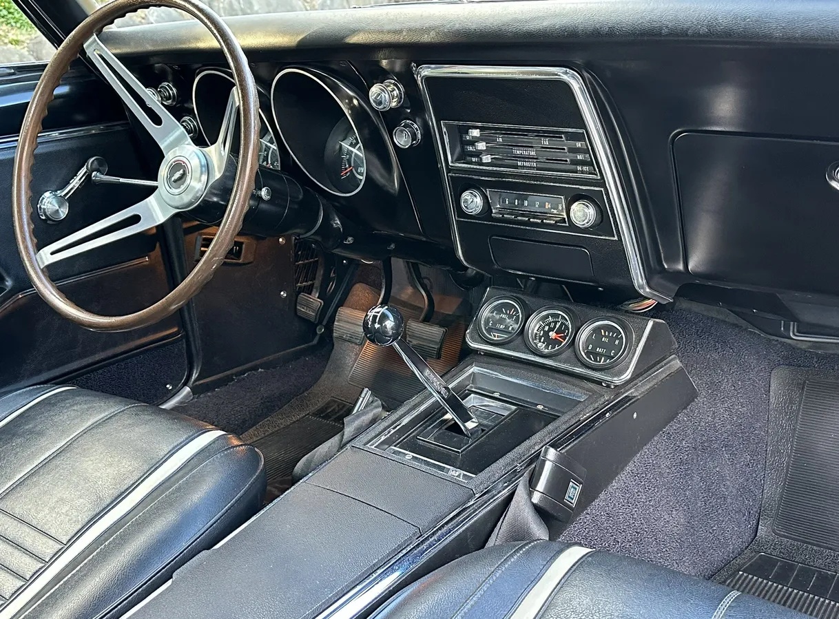 Chevrolet-Camaro-1967-Tahoe-Turquoise-Black-2