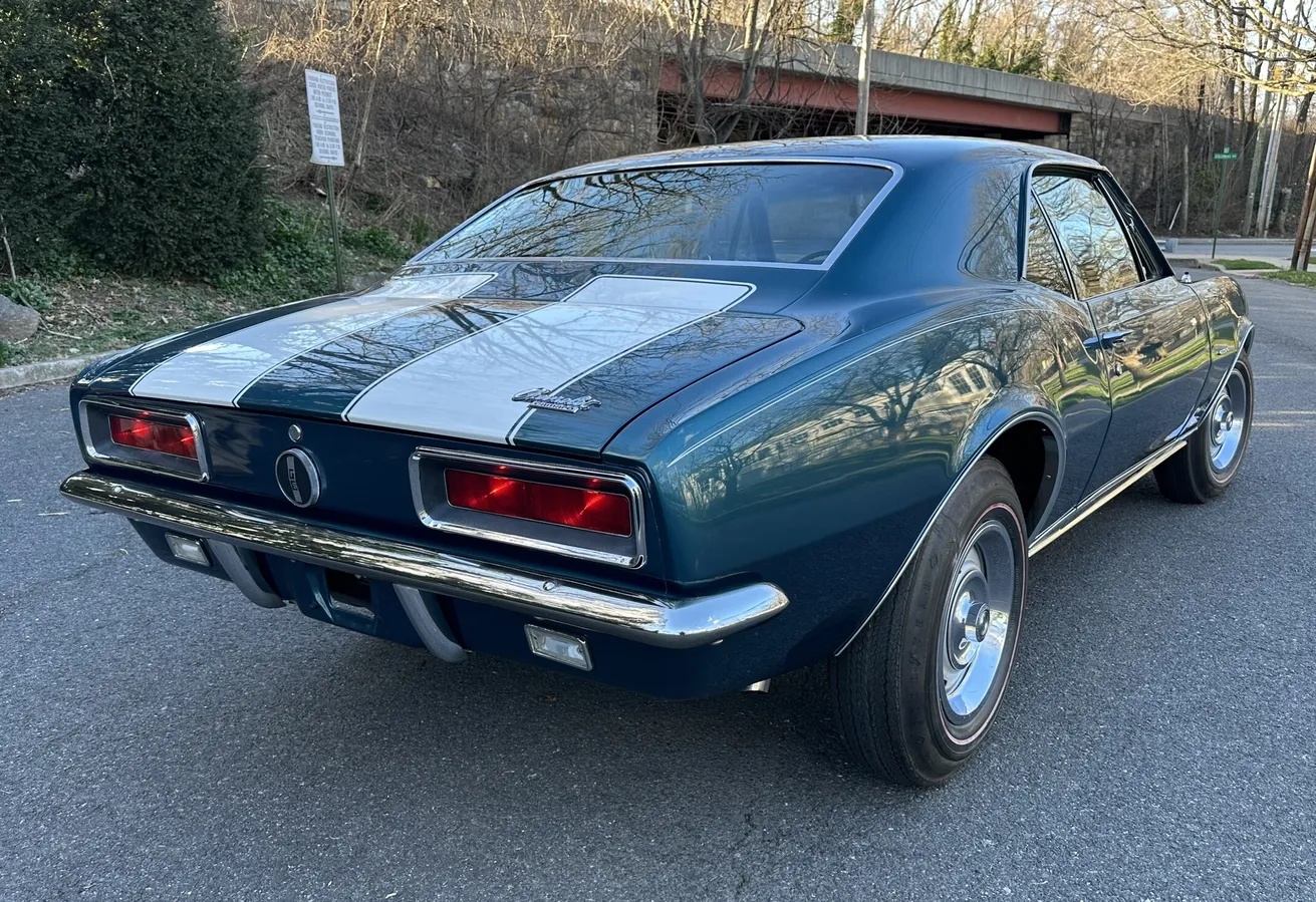 Chevrolet-Camaro-1967-Tahoe-Turquoise-Black-7