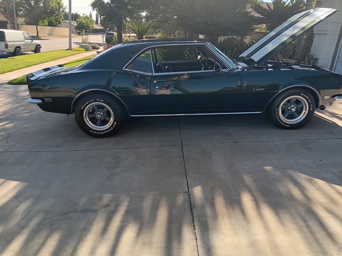 Chevrolet-Camaro-1968-British-Green-Black-1