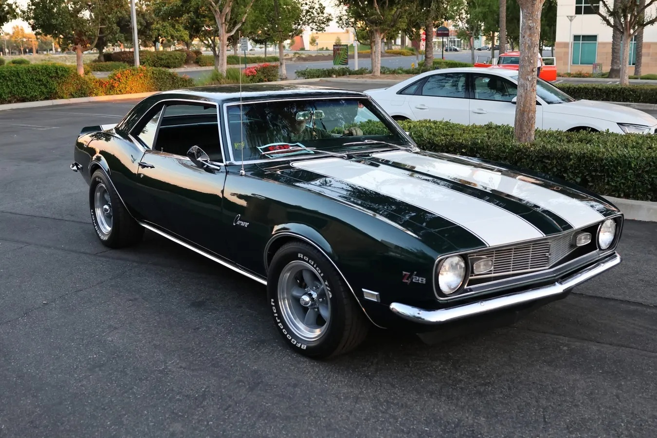Chevrolet-Camaro-1968-British-Green-Black-13