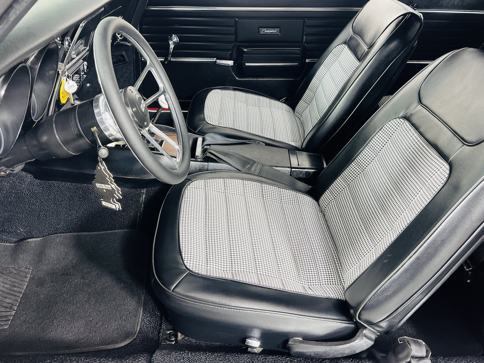 Chevrolet-Camaro-1968-Coupe-14