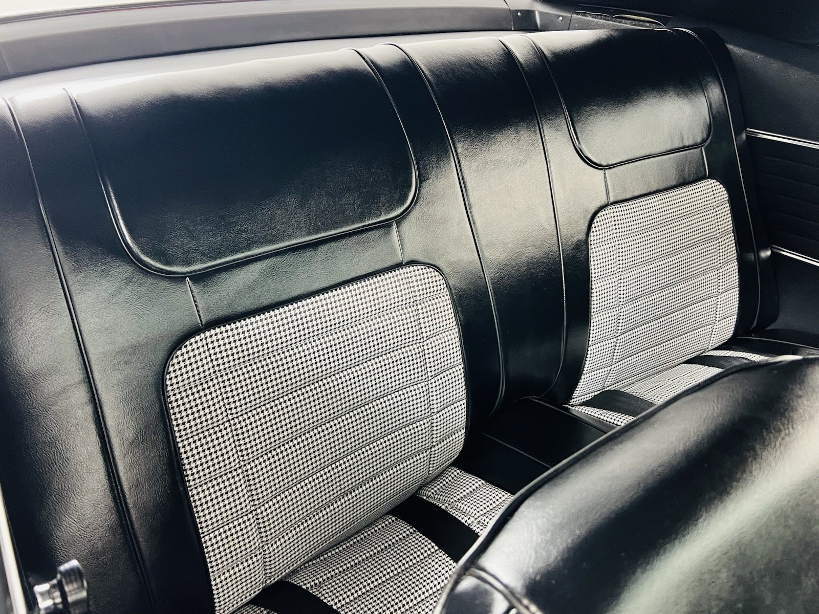 Chevrolet-Camaro-1968-Coupe-21