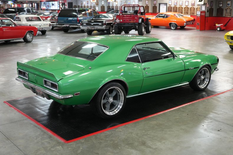 Chevrolet-Camaro-1968-Green-Black-17