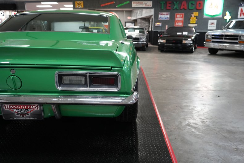 Chevrolet-Camaro-1968-Green-Black-2