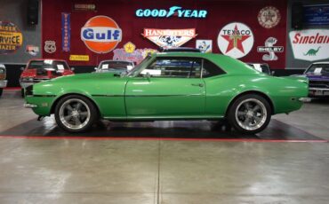 Chevrolet-Camaro-1968-Green-Black-22