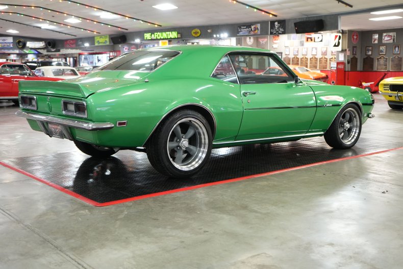 Chevrolet-Camaro-1968-Green-Black-25