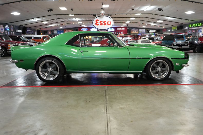 Chevrolet-Camaro-1968-Green-Black-26