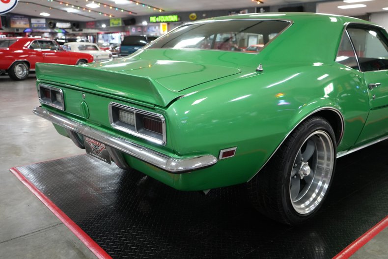 Chevrolet-Camaro-1968-Green-Black-3