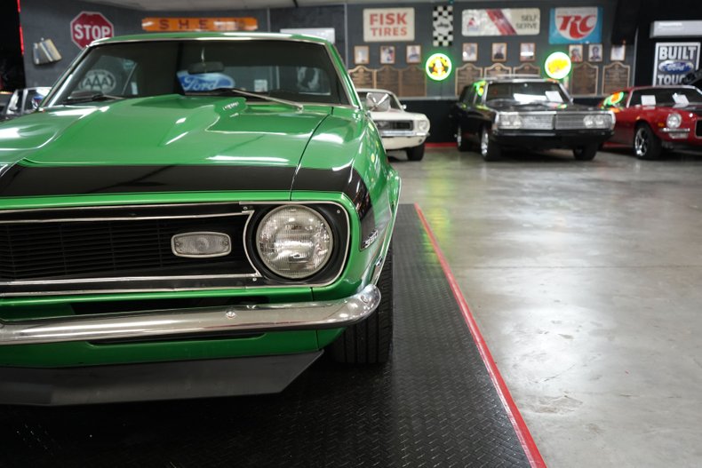 Chevrolet-Camaro-1968-Green-Black-30