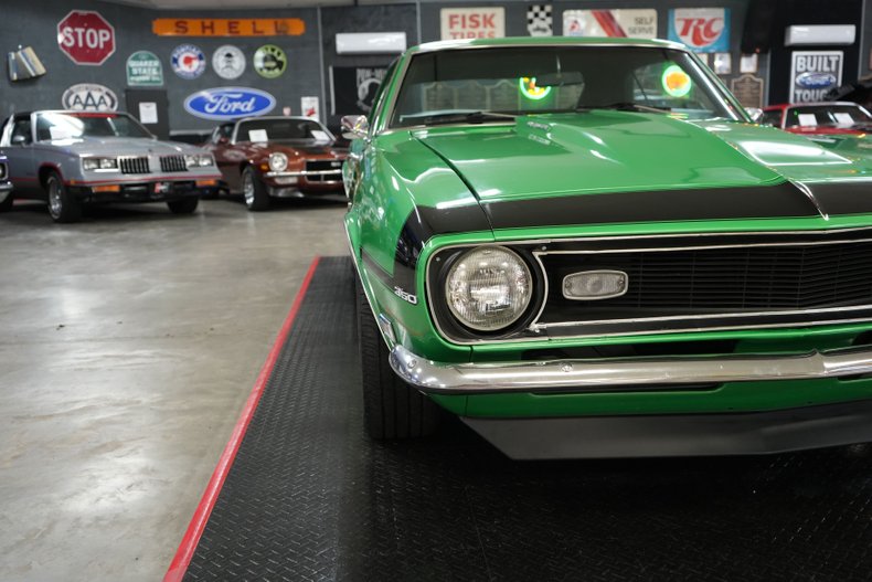 Chevrolet-Camaro-1968-Green-Black-31