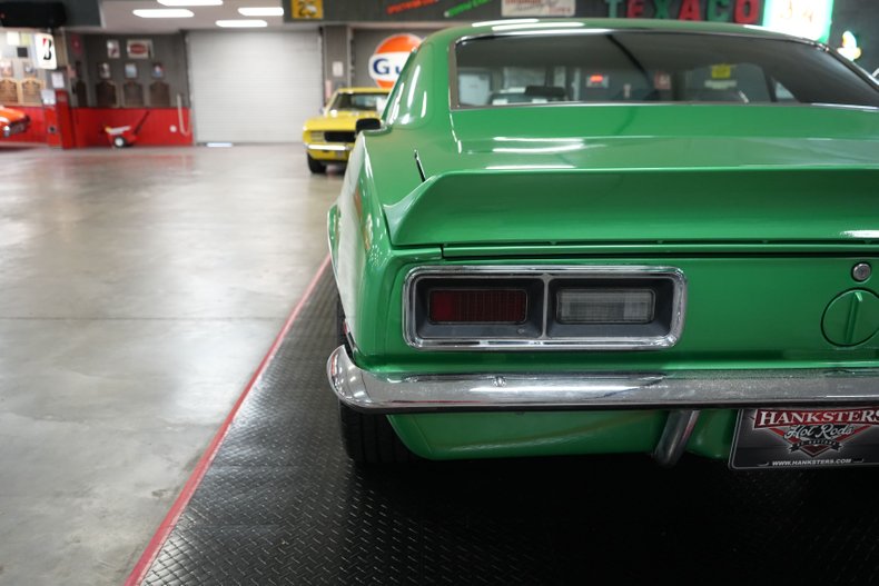 Chevrolet-Camaro-1968-Green-Black-44