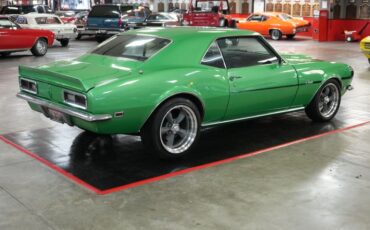 Chevrolet-Camaro-1968-Green-Black-9