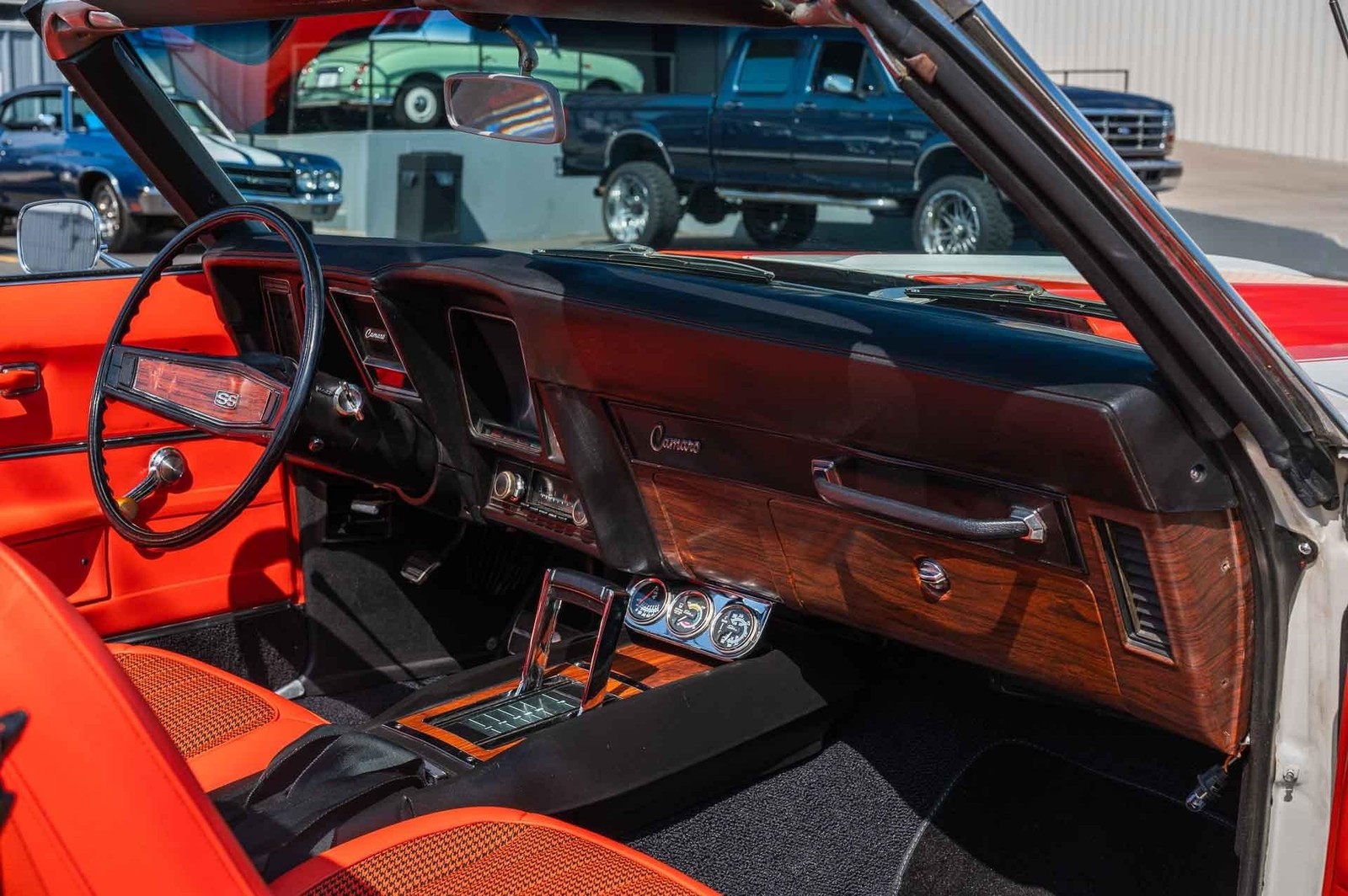 Chevrolet-Camaro-1969-2-Door-11