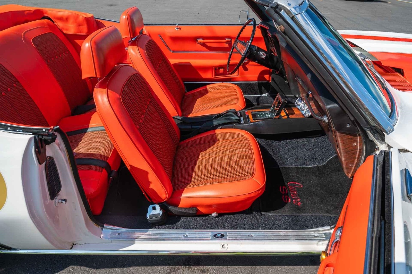 Chevrolet-Camaro-1969-2-Door-12