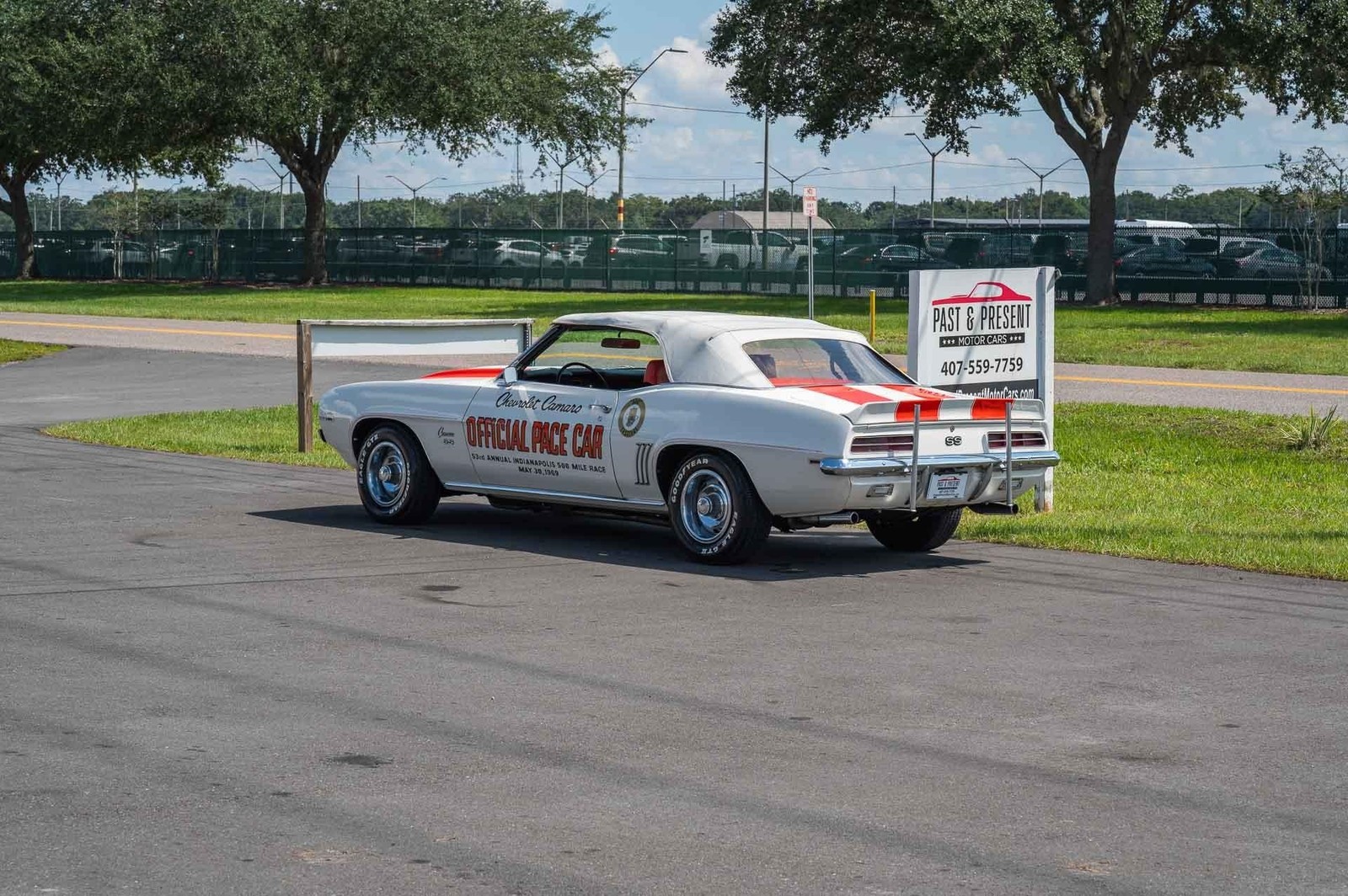 Chevrolet-Camaro-1969-2-Door-21