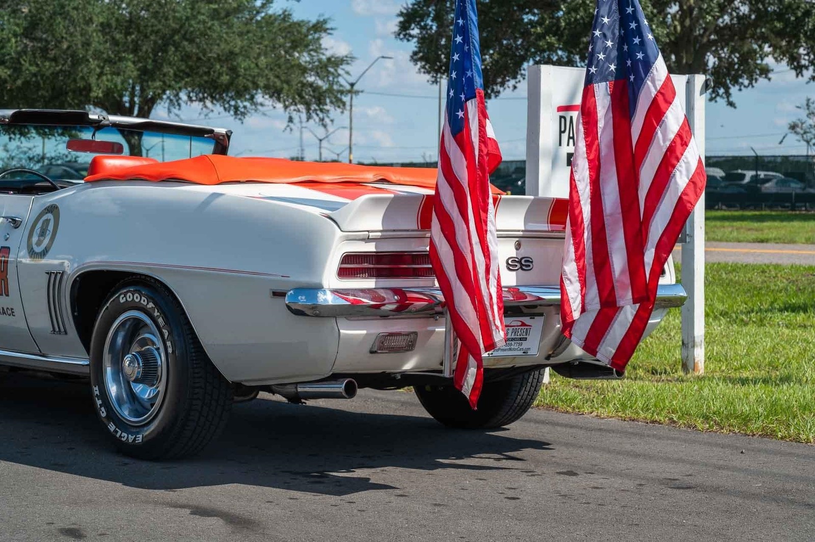 Chevrolet-Camaro-1969-2-Door-25