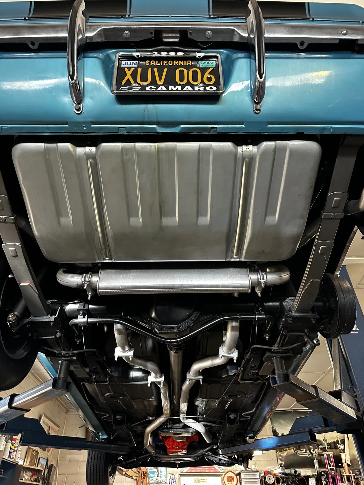 Chevrolet-Camaro-1969-Azure-Turquoise-Black-Standard-Interior-15