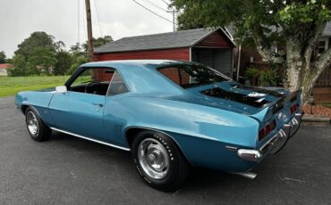 Chevrolet-Camaro-1969-Azure-Turquoise-Black-Standard-Interior-3